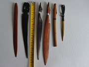 Kolekcja starych nożyków do otwierania listów