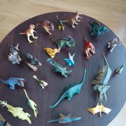 DINOZAURY - ZESTAW FIGUREK - 22 SZTUKI -.