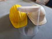 Dwa kaski i przyłbica