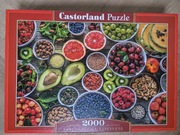 Puzzle 2000 elementów. Stół pełen zdrowego jedzenia