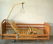 Wysięgnik do łóżka szpitalnego z trójkątem