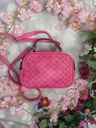 Różowa torebka damska crossbody z ażurem