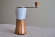 Młynek do kawy Hario Ceramic Coffee Mill Wood N