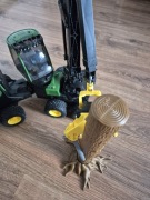 Harwester bruder 02135 kombajn zrębowy john deer 