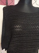 Sweterek ażurowy ze srebrną nitką krój nietoperz 