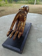 Figurka w postaci dłoni