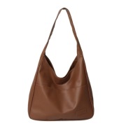 DUŻA TOREBKA DAMSKA HOBO BAG – MIĘKKA EKO SKÓRA – BRĄZOWA