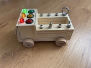 Drewniany samochód, zabawka edukacyjna MONTESSORI