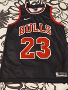 Czarna koszulka koszykarska 23 Jordan 176 cm