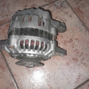Alternator   12v .  70A . Pasuje mazda mpv. 3.0l.