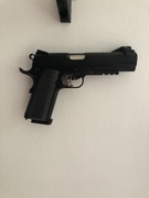 2x wieszak na pistolet asg