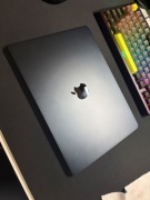 APPLE MACBOOK AIR 2022 13,6" A2681 M2 8GB 512GB (szybki dysk) Midnight