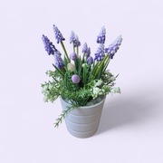 Stroik wiosenny, kompozycja kwiatowa, szafirki, Wielkanoc.