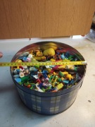 Zabawki figurki kinder jajko z niespodzianką