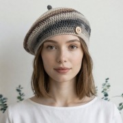 Wiosenny beret damski z antenką ręcznie robiony bawełna uniwersalny