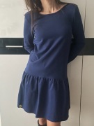 Granatowa bawełniana sukienka z falbaną wiązana z tyłu.S