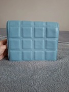 Błękitna torebka na pasku