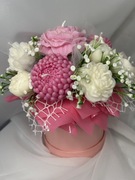 prezent na Dzień Babci. flower box.