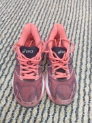 Asics gel Nimbus 19 T750N r.  36