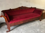 Stylizowana sofa używana