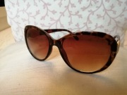 Piękne okulary przeciwsłoneczne.