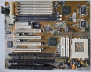 SHUTTLE HOT-565 SOCKET 7 AT