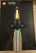 Lego Icons 10391 - radość z Pharrellem Williamsem