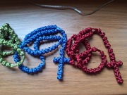 Różaniec ze sznurka satynowego pleciony kolor bordowy