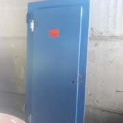 2X Drzwi wejściowe drewniane z izolacją akustyczną i futryną