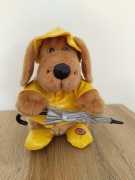 Śpiewający pies  – zabawka interaktywna w żółtym płaszczu