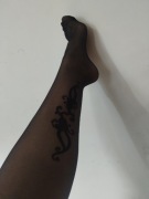 Piękne czarne rajstopy z tatuażem wzorem r. XL