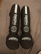 ochraniacze na piszczele i stopy Gingpai do sportów walki