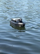 Łódka zanętowa z echosondą JABO