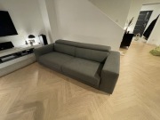 Szara nowoczesna sofa