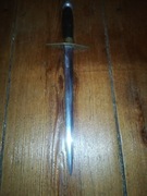 Ciekawy sztylet / kordzik