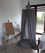 Baldachim Tipi z falbankami grafit