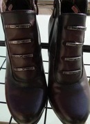 Bordowe botki Jezzi na obcasie z ozdobami. Rozmiar 36