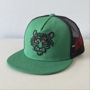 Nowa zielona czapka snapback z tygrysem - unisex