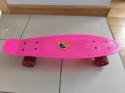 Różowa deskorolka 56cm