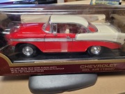 CGEVROLET BEL AIR 1956  1:18 w kartonie Road Legends 