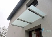 Zadaszenie ze szkła hartowanego na profilach