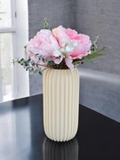 Wazon z ładnym wykończeniem