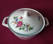 Porcelanowa waza do zupy z pokrywką Wałbrzych