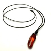 Fiolekart - biżuteria artystyczna, Naszyjnik z bursztynem 