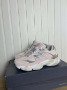 Używane New Balance 9060 różowe org wygodne 37