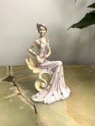 Figurka damy Shudehill