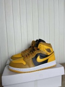 Buty Jordan 1 Mid Taxi org skórzane 40