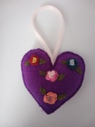 OZDOBA ŚWIĄTECZNA "SERCE Z RÓŻAMI" FILC HAND MADE