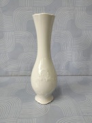 Biały porcelanowy wazon vintage 