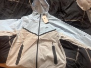 Kurtka Wiatrówka Nike nowa nie używana z metką